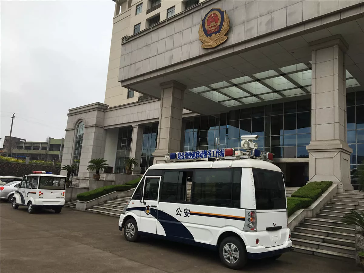 移动警务车