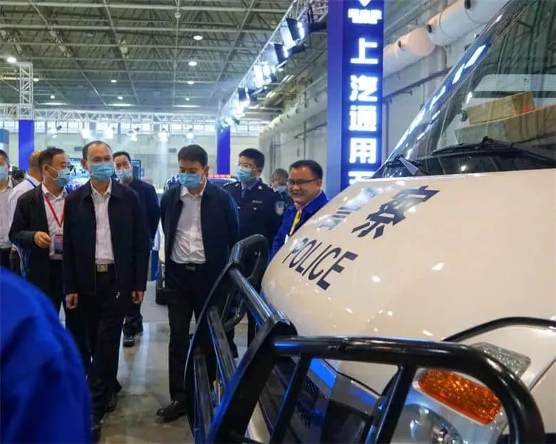 四轮电动巡逻车 | 五菱移动警务工作站、指挥车、囚车亮相2020广西政法警用装备展！