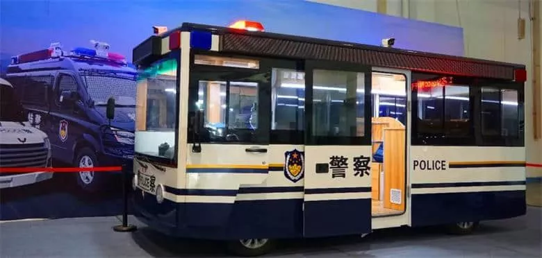 四轮电动巡逻车 | 五菱移动警务工作站、指挥车、囚车亮相2020广西政法警用装备展！