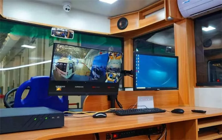 四轮电动巡逻车 | 五菱移动警务工作站、指挥车、囚车亮相2020广西政法警用装备展！