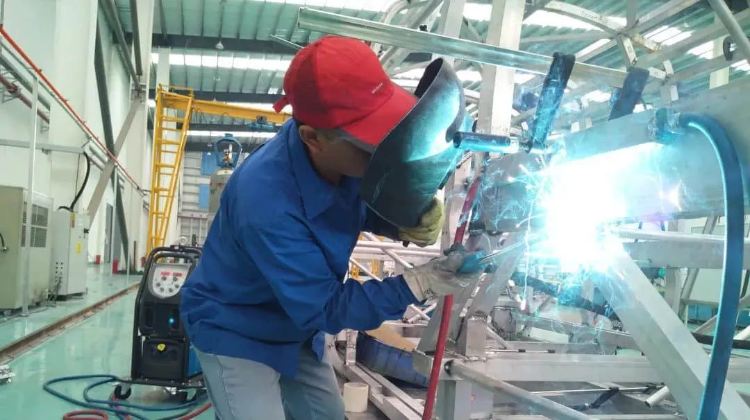 四轮巡逻车 | 走起,咱仨把技术推广到大上海!