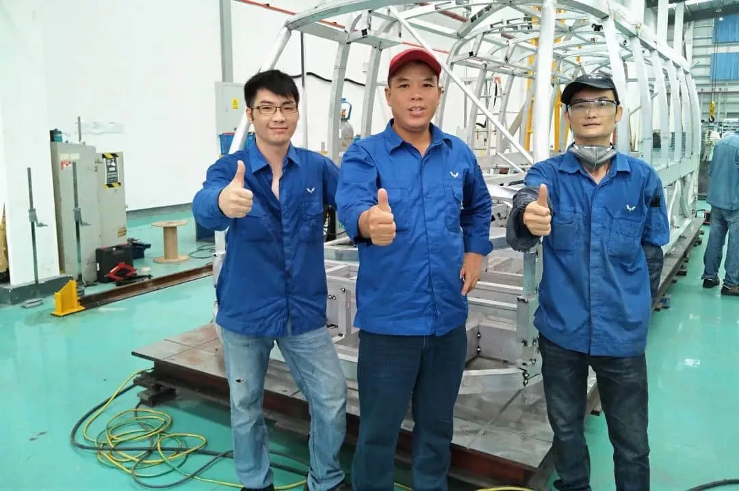 四轮巡逻车 | 走起,咱仨把技术推广到大上海!