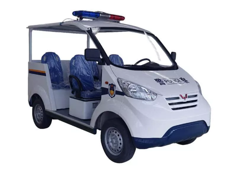 警务助力！M100警务巡逻车亮相梧州市区厅两会-五菱