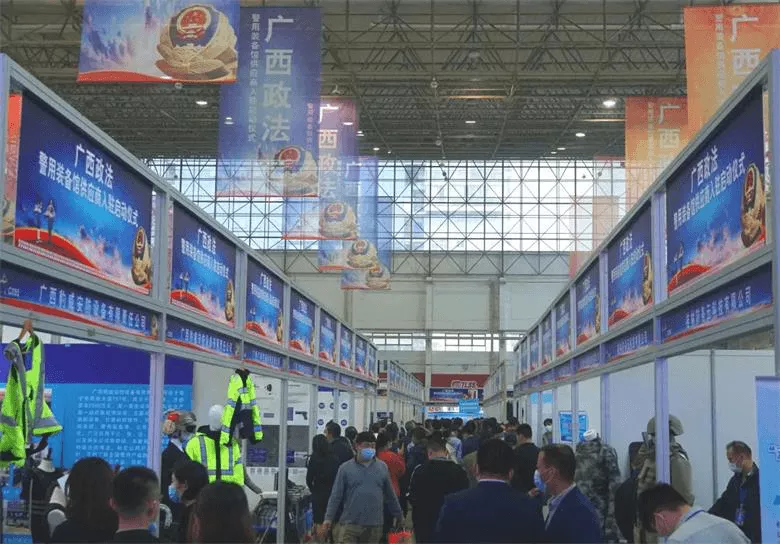 五菱移动警务工作站、指挥车、囚车亮相2020广西政法警用装备展-五菱