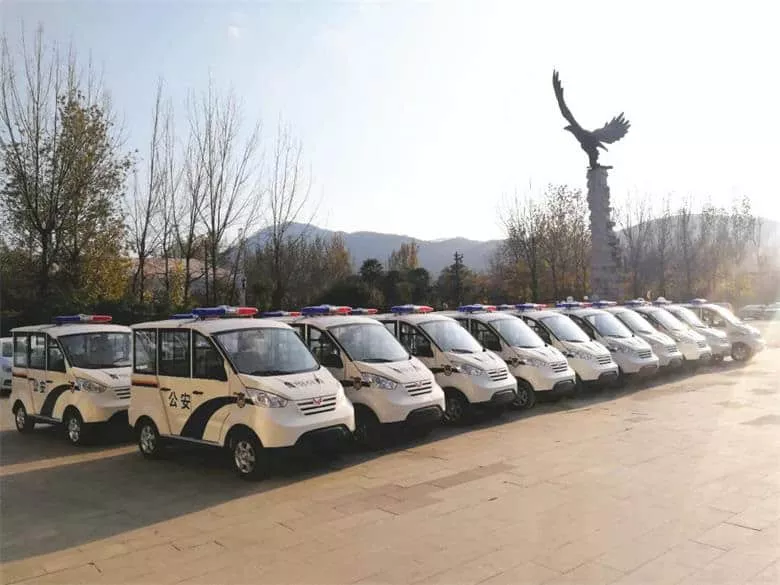 20台五菱巡逻车深情献礼人民卫士-五菱