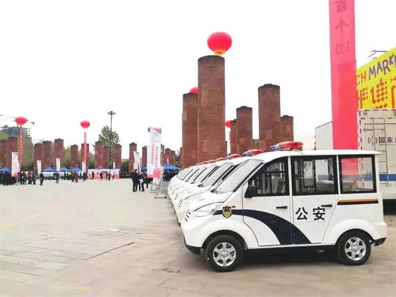 20台五菱巡逻车深情献礼人民卫士-五菱