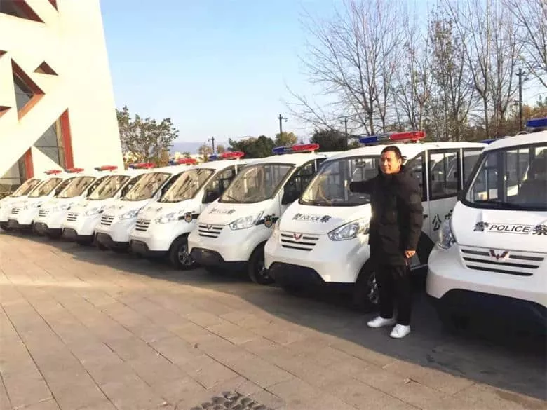 20台五菱巡逻车深情献礼人民卫士-五菱