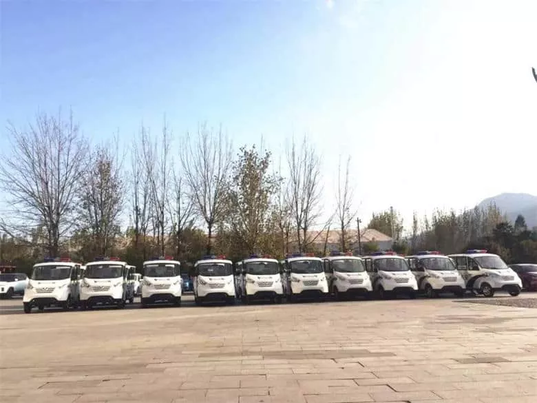 20台五菱巡逻车深情献礼人民卫士-五菱