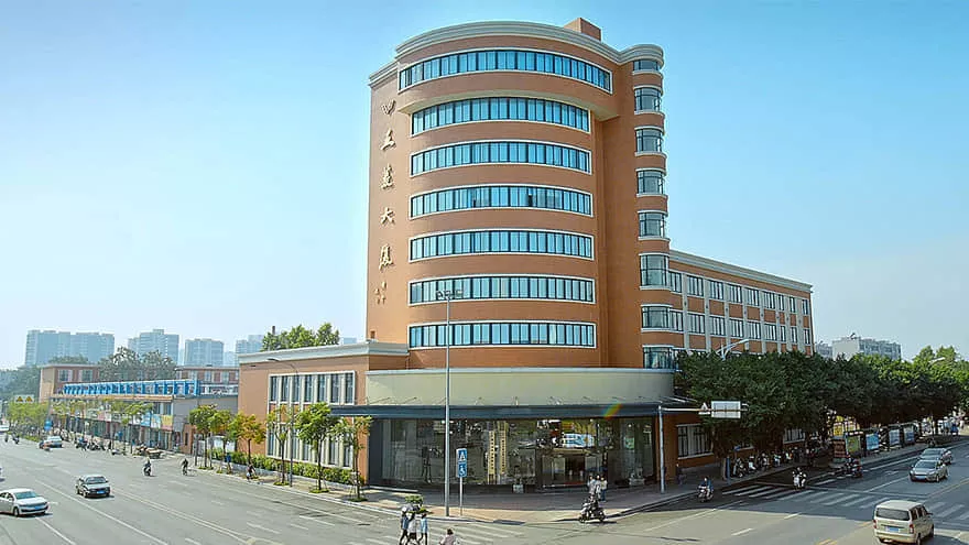 五菱老品牌，60年造车经验，菱跑巡逻车行业