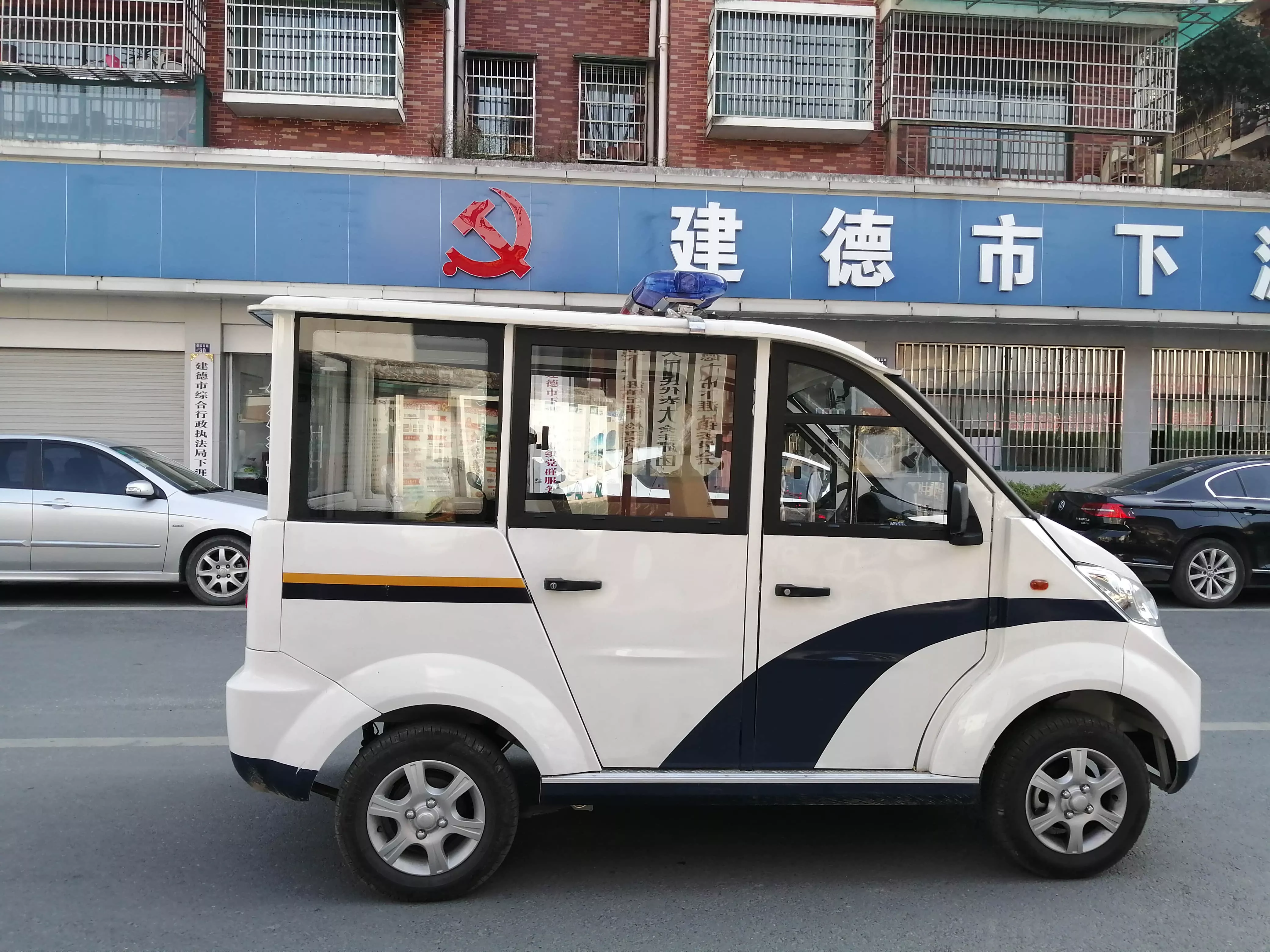 如何挑选电动巡逻车 售后服务的重要性你考虑过吗？-五菱