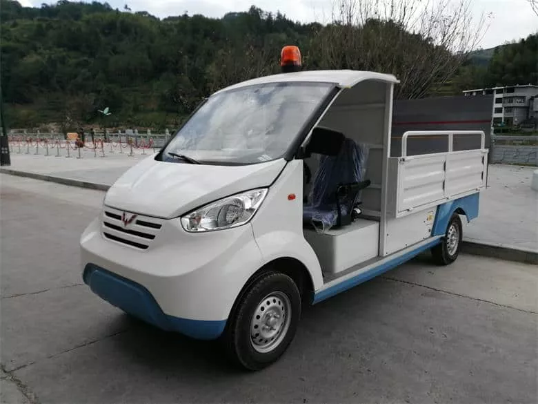 电动环卫车功能强大 还在用燃油车运送垃圾？你out了！-五菱