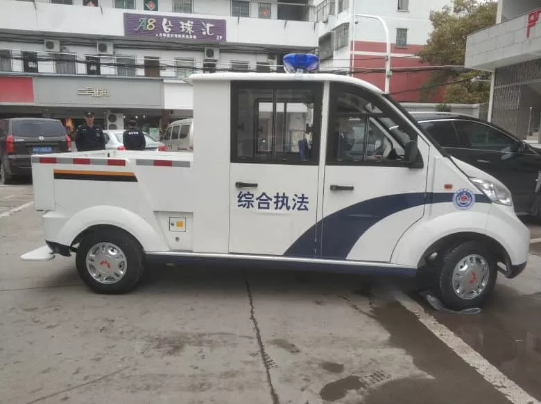 小区电动巡逻车多少钱一辆 为什么小区物业都选择它-五菱