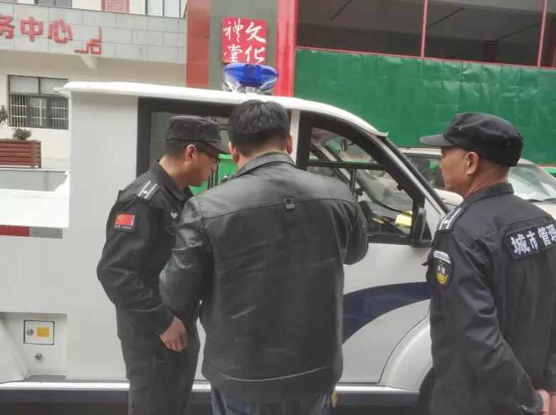 小区电动巡逻车多少钱一辆 为什么小区物业都选择它-五菱