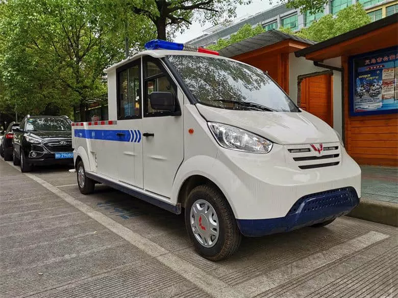 电动巡逻车厂家哪家好  守护你我他，安全全靠它-五菱