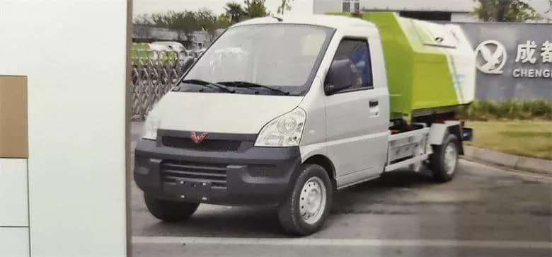 四轮电动环卫车的报价  下雨了，电动环卫车该怎么办-五菱