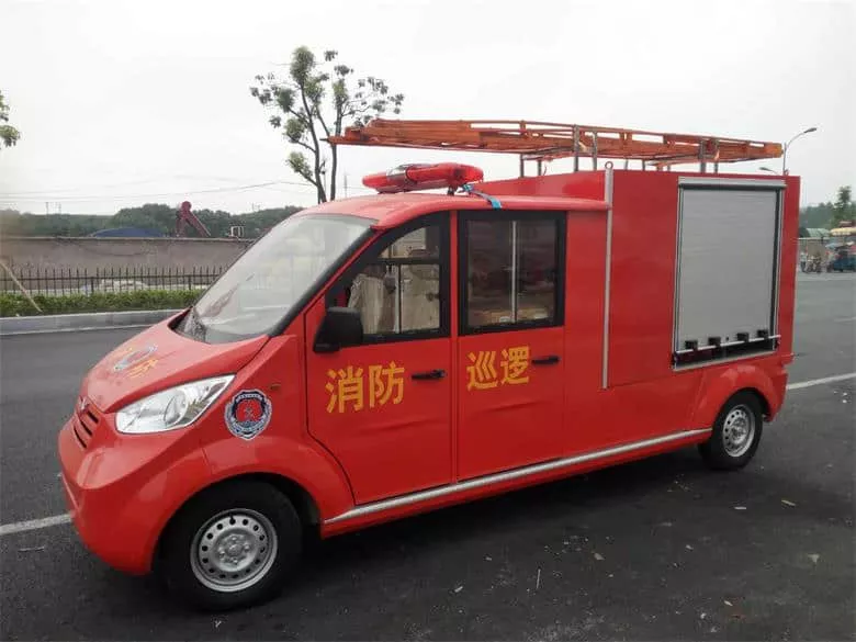 微型电动消防车品牌_小小电动消防车,乡镇好帮手-五菱