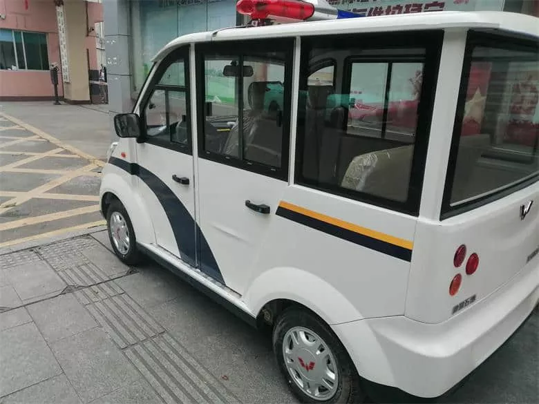 四轮电动巡逻车品牌_做好这些，才能安全驾驶-五菱