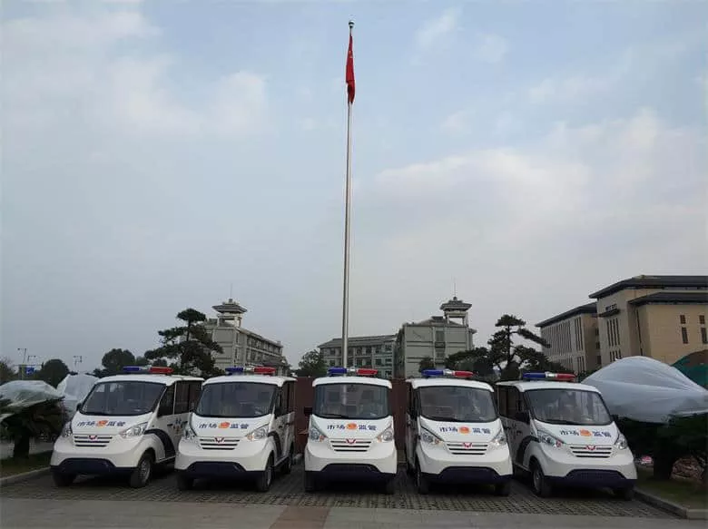 封闭电动巡逻车价格-如何购买好的封闭电动巡逻车[五菱]
