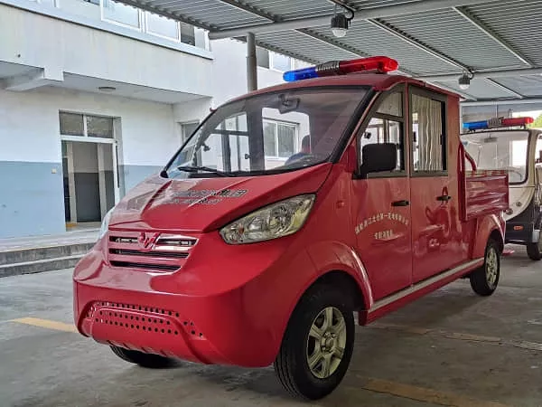 消防车厂家电话多少-雪天出行，安全记心上[五菱]