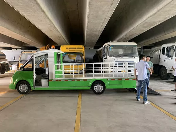 自卸式垃圾车厂家哪里找-电池接受寒冬的考验[五菱]