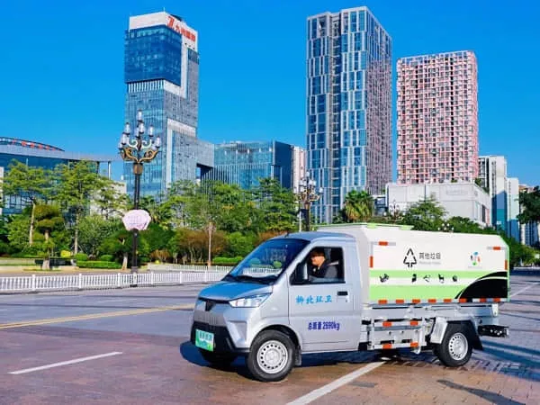 环卫垃圾车厂家哪有-为春节更要打扫干净[五菱]