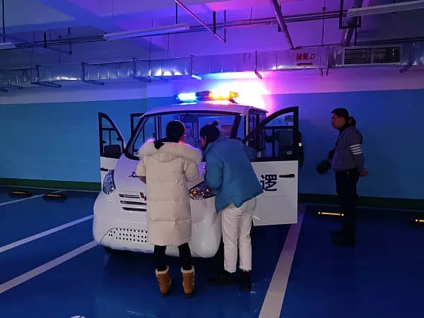 四轮电动车报价多少-社区巡逻工具车[五菱]