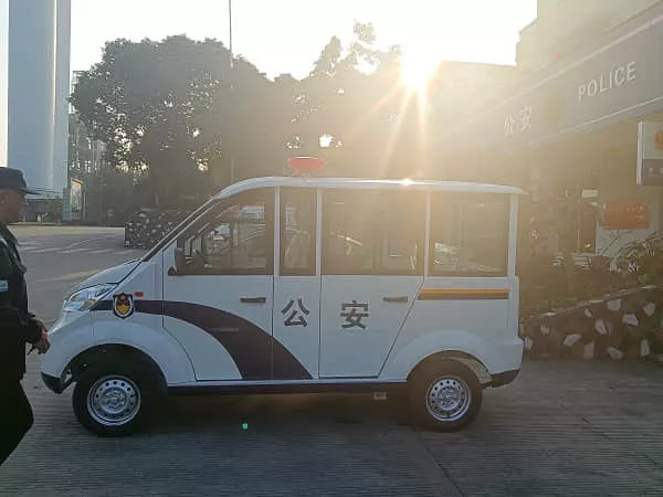 四轮电动车报价多少-街道治安安全线[五菱]