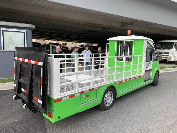 电动环卫车的好处有哪些-小工作大责任[五菱]