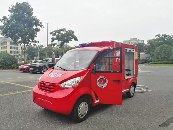 微型消防车有什么作用-春节到，他们这样用消防车[五菱]