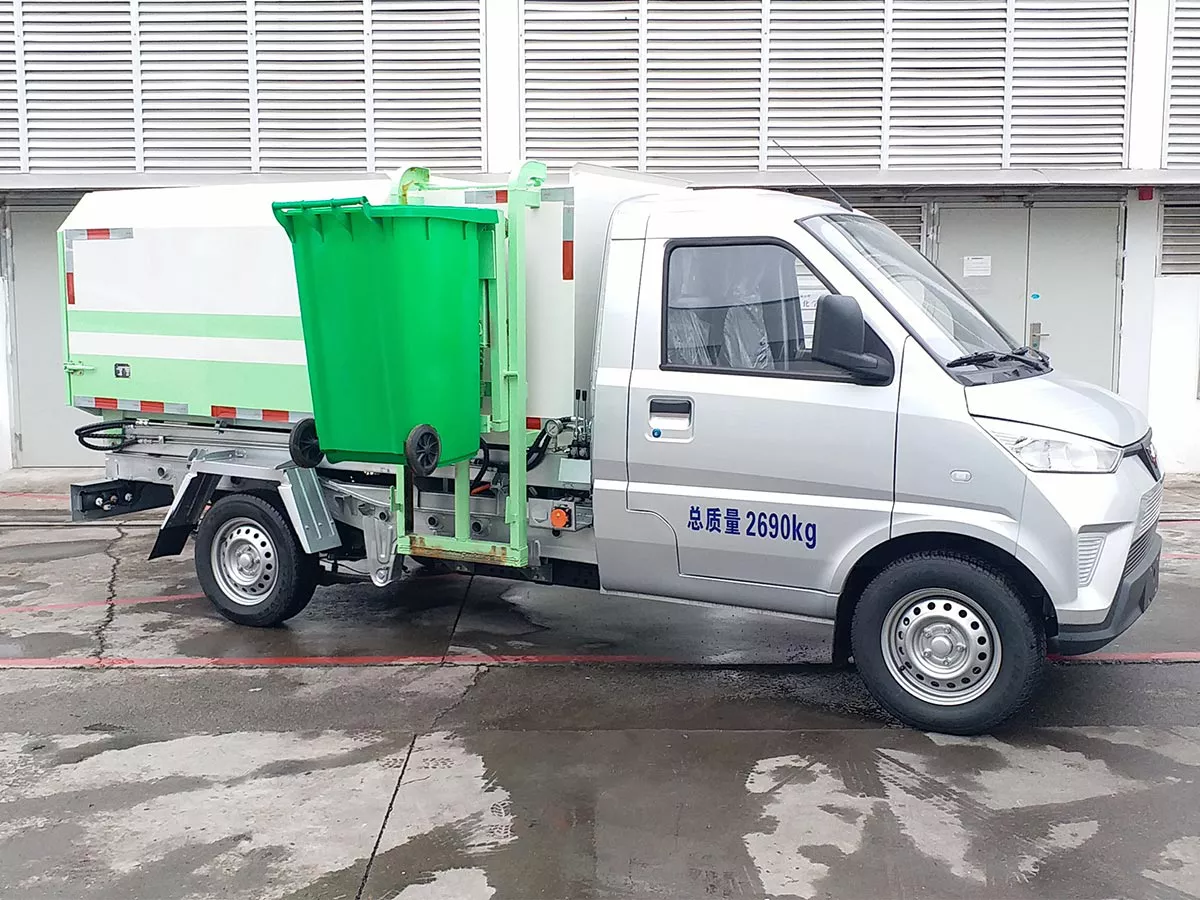 挂桶垃圾车