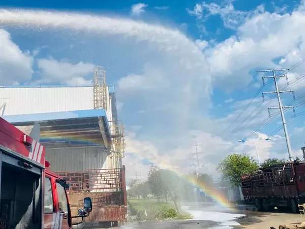 电动消防车多少钱一辆-太原防疫，变身“消毒车”[五菱]
