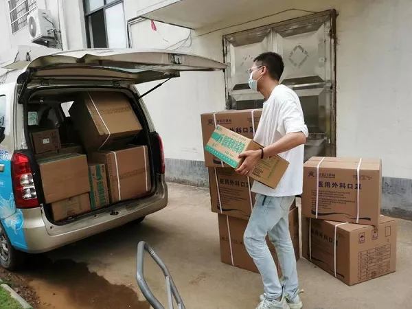 凝心聚力，共抗大疫