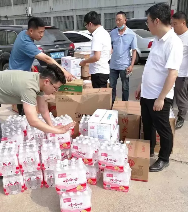 凝心聚力，共抗大疫